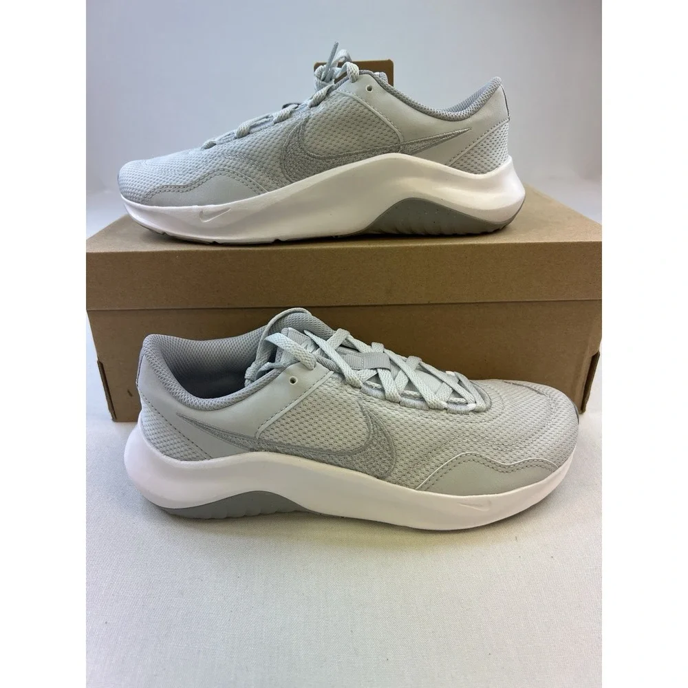 Nike Legend Essential 3 Womens Size 7 Gray Work Out‎ Shoes